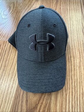 Under Armour Black Textured Logo Baseball Cap
